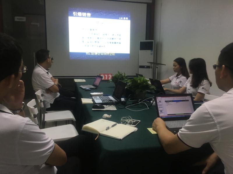  72期瓜瓜早課堂-你以為在火車上賣盒飯很簡單？