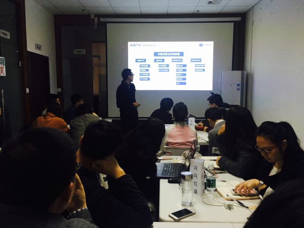 特朗普宣誓就任美國總統(tǒng)，工作已經(jīng)開始，你做企業(yè)宣傳片了嗎？