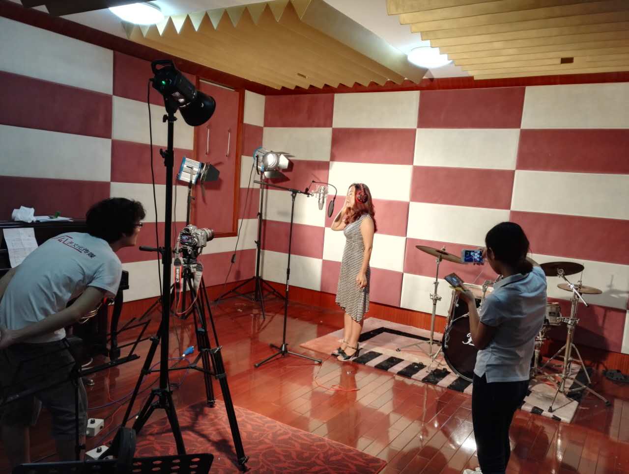 如何拍攝一部好的MV? 如何拍攝一部好的MV?